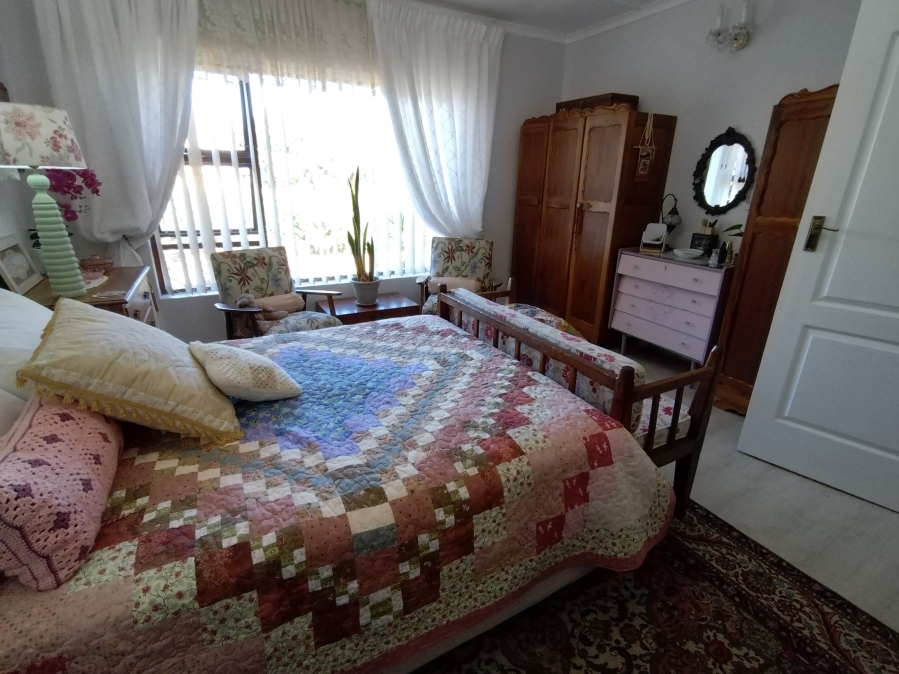 3 Bedroom Property for Sale in Wavecrest Eastern Cape